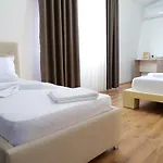 View Spacious 07 * تيرانا
